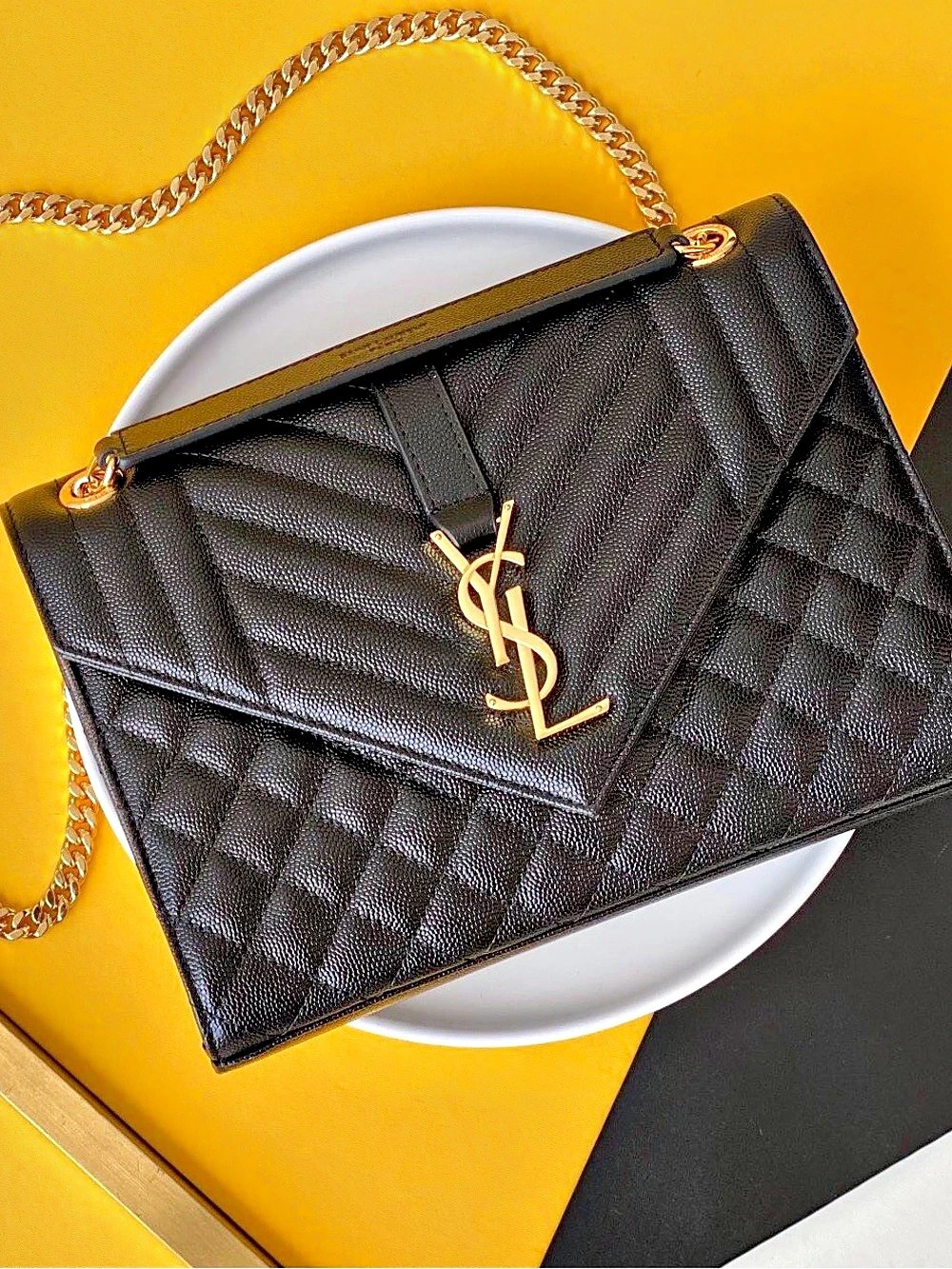 🥃YSL ENVELOPE MEDIUM CHAIN BAG IN SUPPLE MATELASSÉ LEATHER